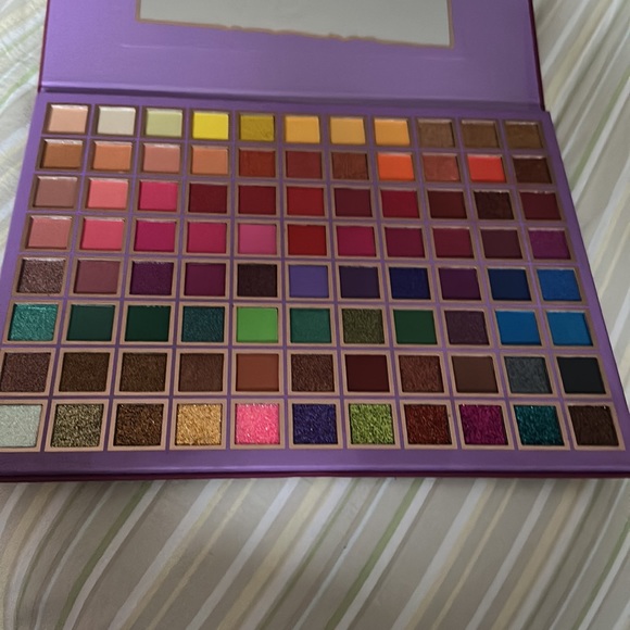 Lots of beautiful colors - Picture 2 of 2